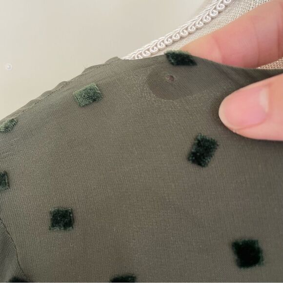 Doncaster Silk Rayon Blend Green Velvet Women's Blouse (Size 10) - Picture 9 of 9